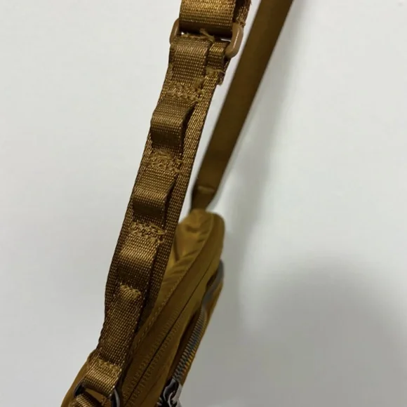 Lululemon Burnt Caramel Lululemon City Adventurer Crossbody 2.5L - Picture 7 of 7